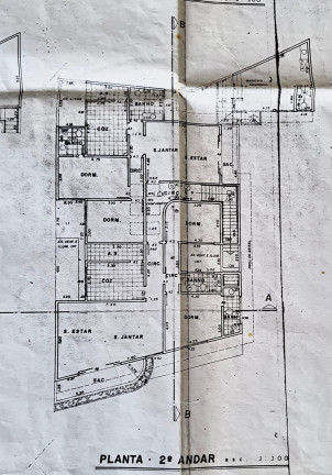 Imóvel Comercial à Venda, 555 m² em Areao - Taubaté