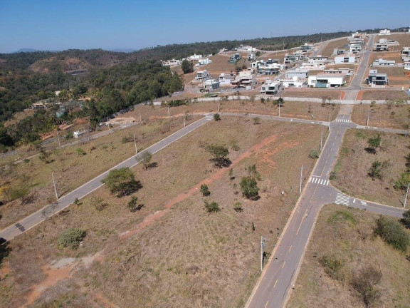 Imagem Terreno à Venda, 400 m² em Vespasiano Imagem Terreno à Venda, 400 m² em Vespasiano