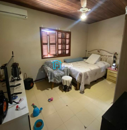 Imagem Casa com 4 Quartos à Venda, 300 m² em Restinga - Porto Alegre Imagem Casa com 4 Quartos à Venda, 300 m² em Restinga - Porto Alegre