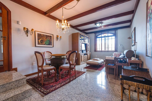 Imagem Casa com 4 Quartos à Venda, 470 m² em Abraão - Florianópolis Imagem Casa com 4 Quartos à Venda, 470 m² em Abraão - Florianópolis