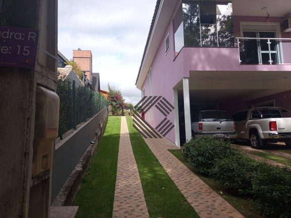Sobrado com 4 Quartos à Venda ou Locação, 380 m² em Bairro Caguassu - Sorocaba