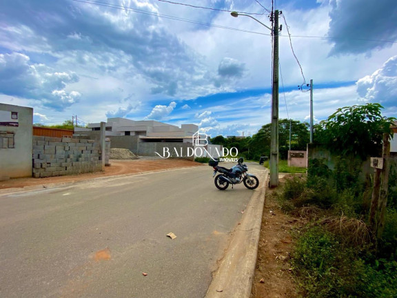 Imagem Terreno à Venda, 304 m² em Centro - Extrema Imagem Terreno à Venda, 304 m² em Centro - Extrema