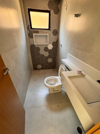 Imagem Casa com 4 Quartos à Venda, 10 m² em Guilhermina - Praia Grande Imagem Casa com 4 Quartos à Venda, 10 m² em Guilhermina - Praia Grande