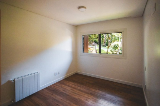 Imagem Casa de Condomínio com 4 Quartos à Venda, 385 m² em Centro - Gramado