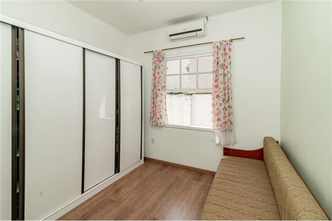 Imagem Casa com 3 Quartos à Venda, em Petrópolis - Porto Alegre Imagem Casa com 3 Quartos à Venda, em Petrópolis - Porto Alegre