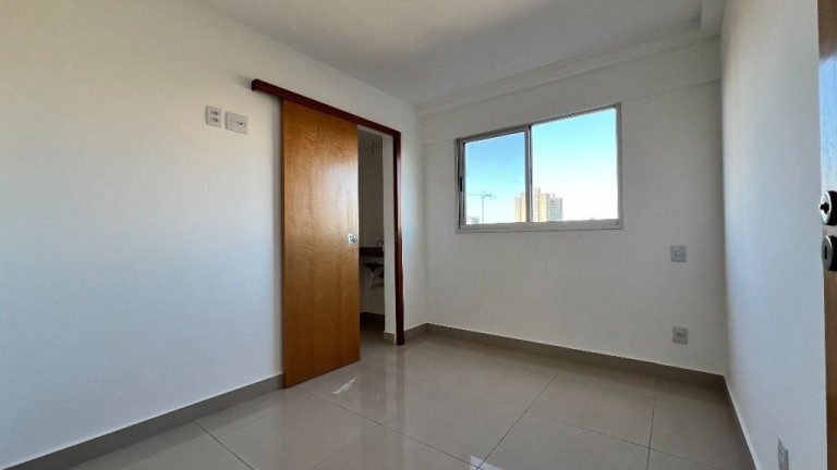 Imagem Apartamento com 3 Quartos à Venda, 74 m² em Vila Rosa - Goiânia