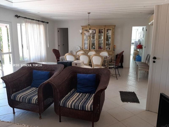 Imagem Casa com 4 Quartos à Venda, 300 m² em Ferradura - Armação Dos Búzios Imagem Casa com 4 Quartos à Venda, 300 m² em Ferradura - Armação Dos Búzios