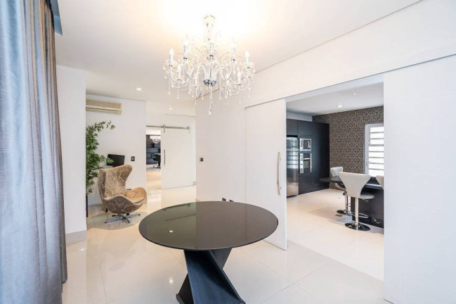 Imagem Casa com 4 Quartos à Venda, 751 m² em Jardim Social - Curitiba
