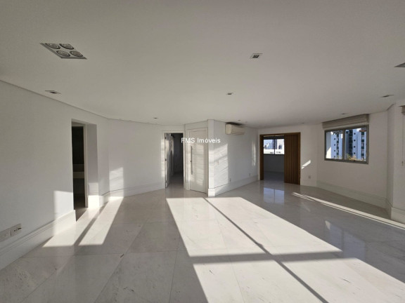 Imagem Imóvel com 3 Quartos à Venda, 210 m² em Moema - São Paulo Imagem Imóvel com 3 Quartos à Venda, 210 m² em Moema - São Paulo