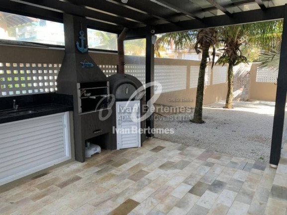 Imagem Casa com 4 Quartos para Temporada, em Canto Grande - Bombinhas Imagem Casa com 4 Quartos para Temporada, em Canto Grande - Bombinhas