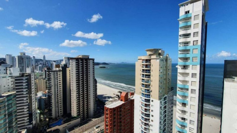 Imagem Apartamento com 4 Quartos à Venda, 326 m²