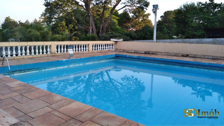 Imagem Chácara com 6 Quartos à Venda, 300 m²