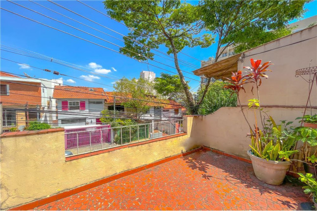 Imagem Casa com 2 Quartos à Venda, em Vila Madalena - São Paulo Imagem Casa com 2 Quartos à Venda, em Vila Madalena - São Paulo
