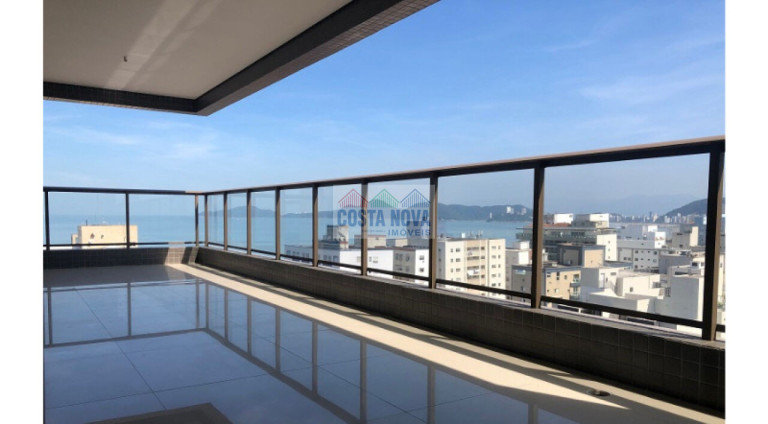 Apartamento com 4 Quartos à Venda, 210 m²