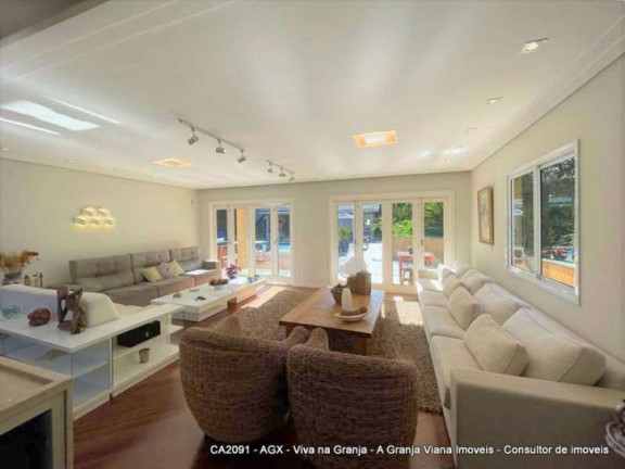Imagem Casa com 5 Quartos à Venda, 1.943 m² em Vila Santo Antônio - Cotia