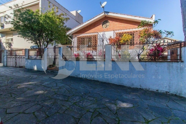 Imagem Casa com 4 Quartos à Venda, 170 m² em Jardim São Pedro - Porto Alegre Imagem Casa com 4 Quartos à Venda, 170 m² em Jardim São Pedro - Porto Alegre