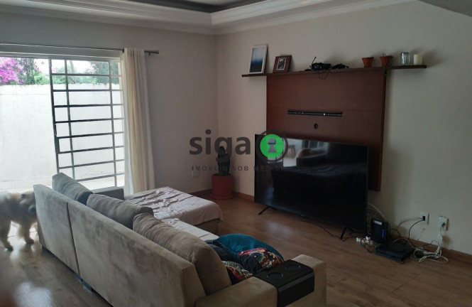Casa com 3 Quartos para Alugar, 230 m² em Granja Julieta - São Paulo