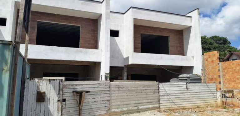 Imagem Sobrado com 3 Quartos à Venda, 210 m² em América - Joinville