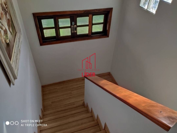 Imagem Casa com 4 Quartos à Venda, 320 m² em Curitiba
