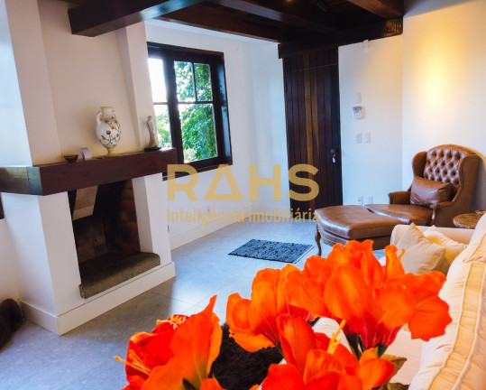 Imagem Casa com 4 Quartos à Venda, 401 m² em América - Joinville Imagem Casa com 4 Quartos à Venda, 401 m² em América - Joinville