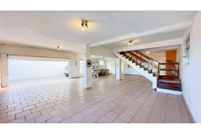 Imagem Casa com 4 Quartos à Venda, 394 m² em Vila Assunção - Porto Alegre