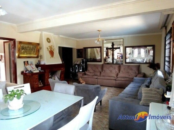Imagem Casa com 4 Quartos à Venda, 233 m² em Fazendinha - Teresópolis