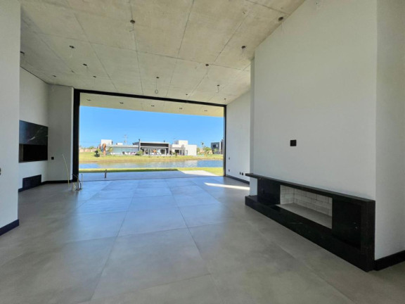 Imagem Casa com 4 Quartos à Venda, 238 m² em Rainha Do Mar - Capao Da Canoa Imagem Casa com 4 Quartos à Venda, 238 m² em Rainha Do Mar - Capao Da Canoa