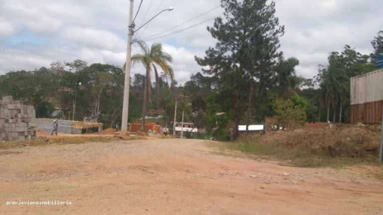 Imagem Casa à Venda, em Clube Dos Oficias - Ibiúna Imagem Casa à Venda, em Clube Dos Oficias - Ibiúna