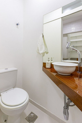 Imagem Imóvel com 2 Quartos à Venda, 90 m² em Copacabana - Rio De Janeiro Imagem Imóvel com 2 Quartos à Venda, 90 m² em Copacabana - Rio De Janeiro