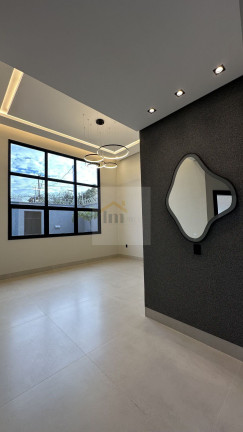 Imagem Casa com 3 Quartos à Venda, 241 m² em Jardim América - Goiânia Imagem Casa com 3 Quartos à Venda, 241 m² em Jardim América - Goiânia