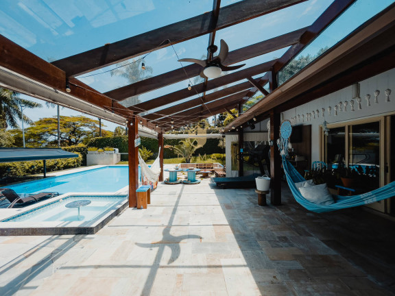Casa com 6 Quartos à Venda,  em Itatiba