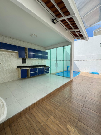 Imagem Casa com 4 Quartos à Venda, 380 m² em Centro - Manaus