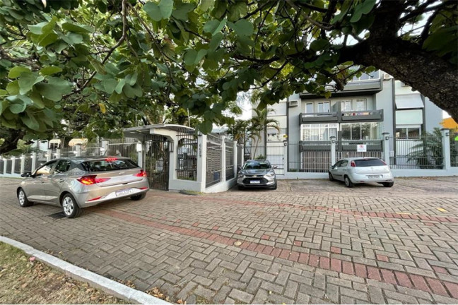 Imagem Imóvel com 1 Quarto à Venda,  em Petrópolis - Porto Alegre