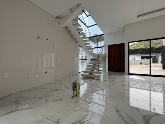 Imagem Casa com 3 Quartos à Venda, 191 m² em Saguaçu - Joinville Imagem Casa com 3 Quartos à Venda, 191 m² em Saguaçu - Joinville