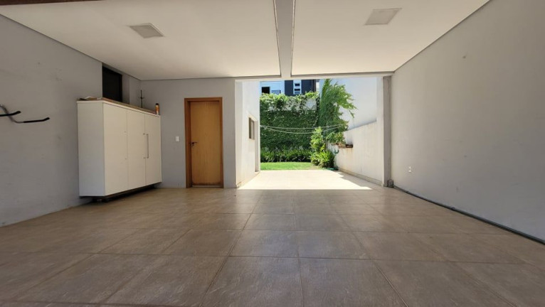 Foto do imóvel Casa de Condomínio com 3 Quartos à Venda, 247 m² em Tomazetti - Santa Maria