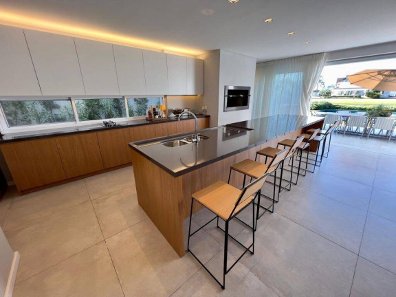 Imagem Casa à Venda, 540 m² em Xangri-lá Imagem Casa à Venda, 540 m² em Xangri-lá