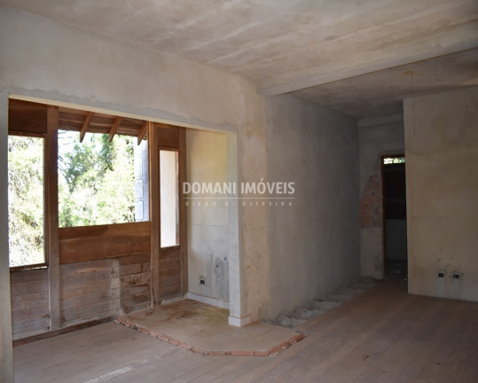 Imagem Casa com 4 Quartos à Venda, 200 m² em Região De Descansópolis - Campos Do Jordão