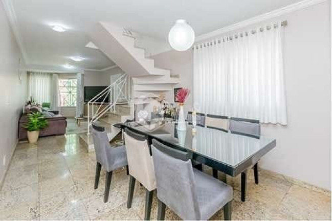 Casa com 6 Quartos à Venda, 226 m² em Vila Bertioga - São Paulo