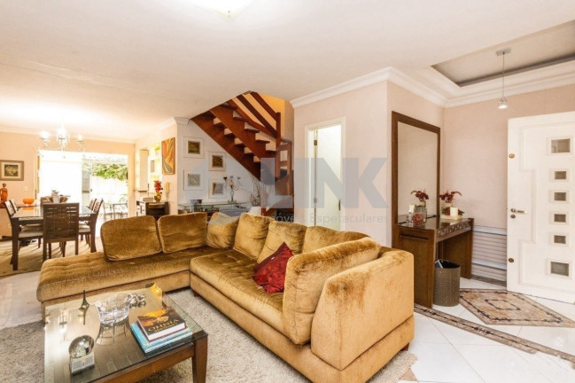 Imagem Casa com 3 Quartos à Venda, 285 m² em Jardim Itu - Porto Alegre Imagem Casa com 3 Quartos à Venda, 285 m² em Jardim Itu - Porto Alegre