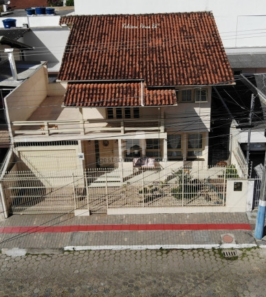 Casa com 4 Quartos à Venda, 252 m² em Centro - Balneário Camboriú