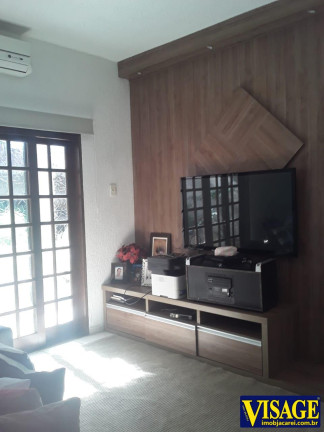 Imagem Casa com 4 Quartos à Venda,  em Jd. Colonia - Jacareí
