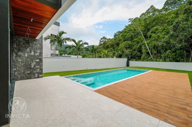 Casa com 4 Quartos à Venda, 100 m² em Ariribá - Balneário Camboriú