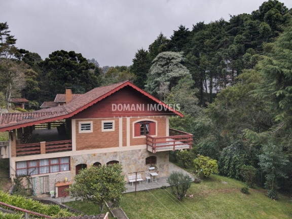 Casa com 3 Quartos à Venda, 360 m² em Região Da Vila Inglesa - Campos Do Jordão