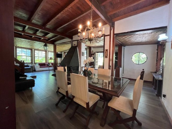 Casa com 10 Quartos à Venda, 327 m² em Albuquerque - Teresópolis