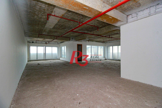 Sala Comercial à Venda ou Locação, 150 m² em Centro - Santos