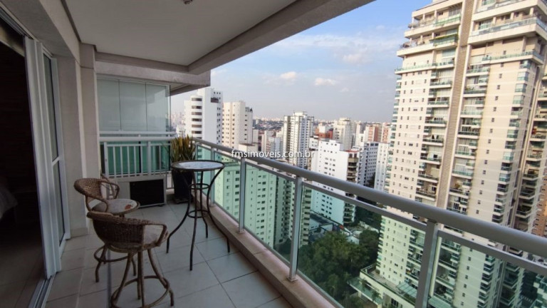 Imóvel com 1 Quarto para Alugar, 49 m² em Campo Belo - São Paulo