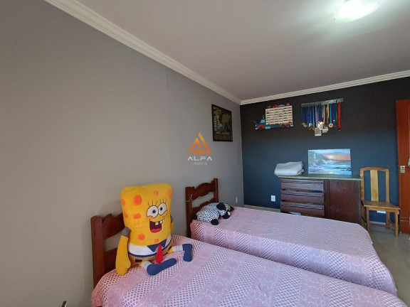 Imagem Casa com 4 Quartos à Venda, 300 m²