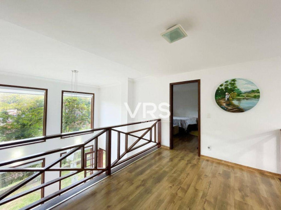 Imagem Casa com 4 Quartos à Venda, 216 m² em Cascata Do Imbuí - Teresópolis