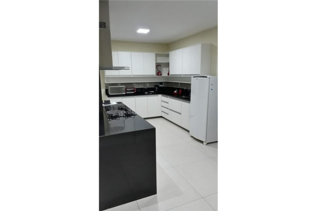 Imagem Casa com 7 Quartos à Venda, 680 m² em Praia De Guarajuba - Camaçari Imagem Casa com 7 Quartos à Venda, 680 m² em Praia De Guarajuba - Camaçari