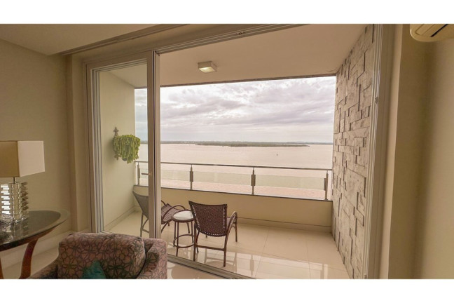 Imagem Apartamento com 3 Quartos à Venda, 156 m² em Centro Histórico - Porto Alegre Imagem Apartamento com 3 Quartos à Venda, 156 m² em Centro Histórico - Porto Alegre